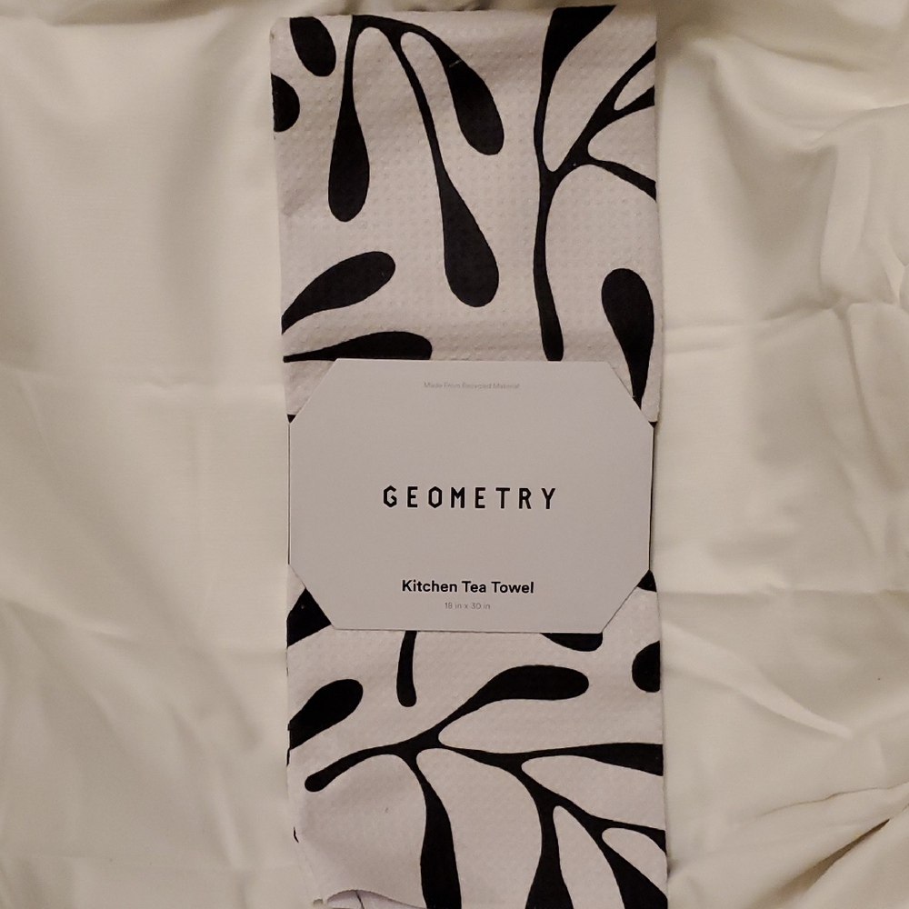 NWT Geometry Kitchen Tea Towel - Black & White - 18 in x 30 in